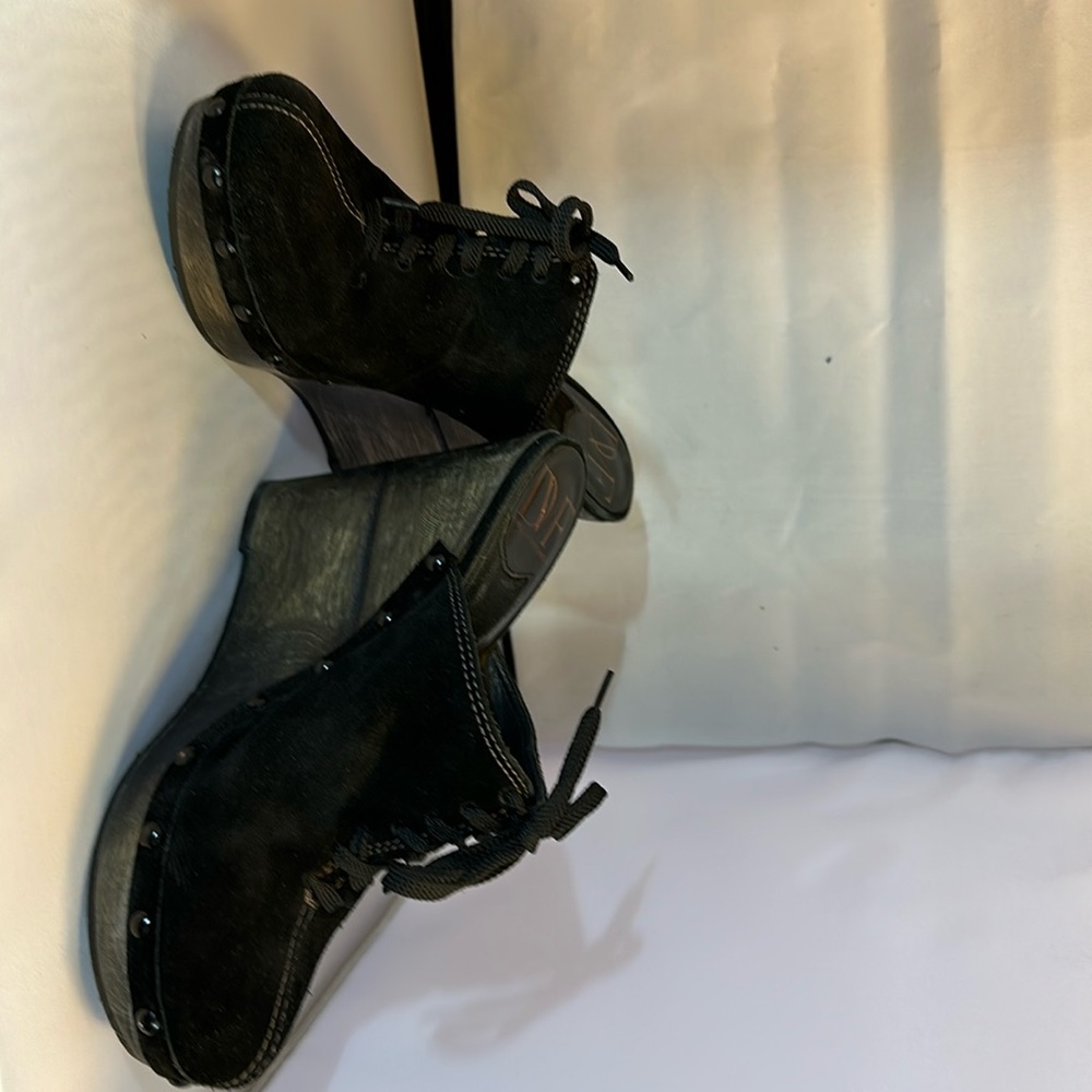 DVF clogs